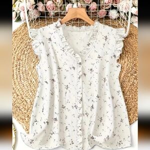 White Floral V-Neck Blouse - Chic Casual with Ruched Bust & Lettuce Trim EUC